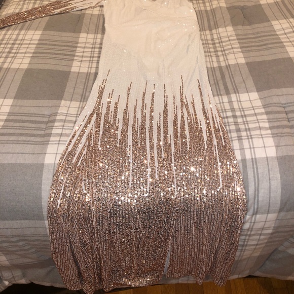 IVE GAINED MORE WEIGHT THEN I THOUGHT AND COULD NOT FIT IT. White/rose gold seq. - Picture 10 of 12